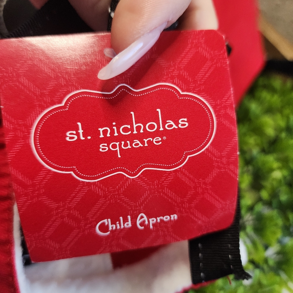 NWT St. Nicholas Square Santa Mrs. Claus Child Apron - Picture 5 of 7